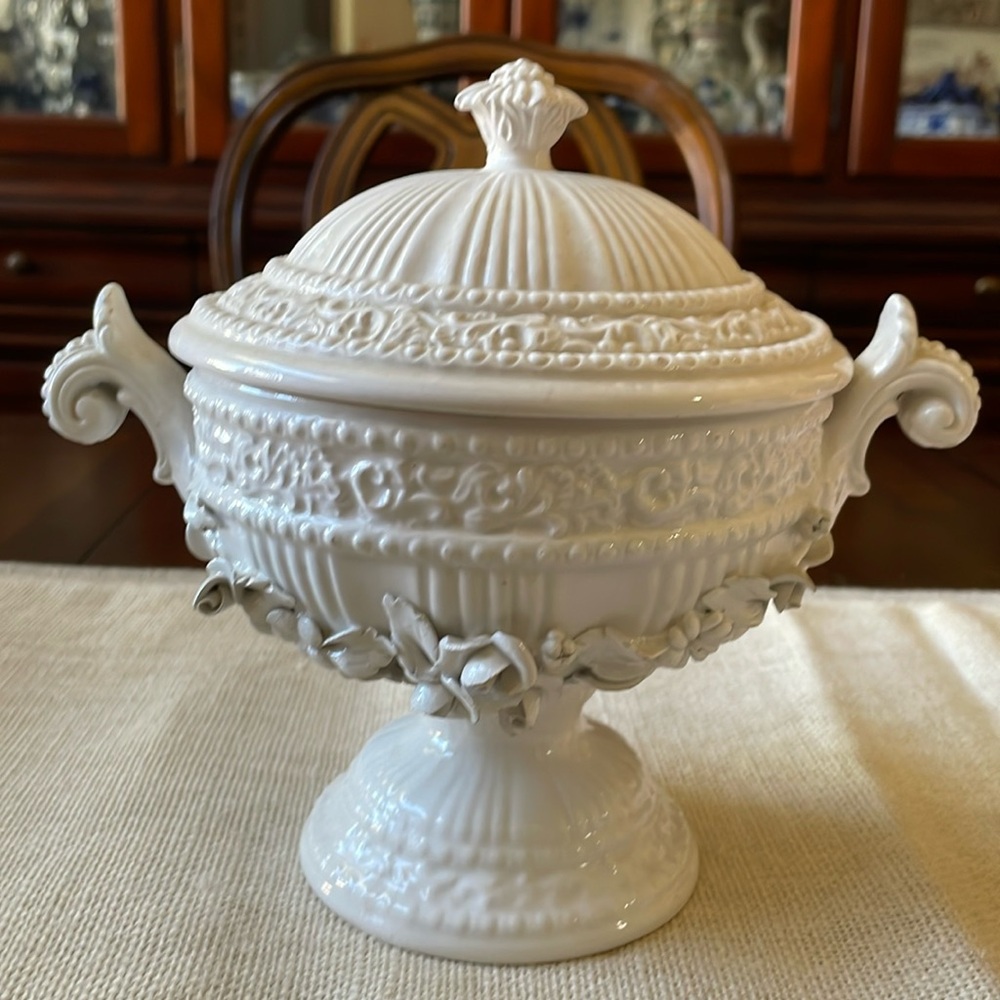 VTG Imperial Italy White Fiori Bianca style lidded footed candy dish compote